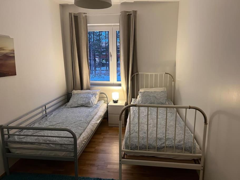 Вілла Beautiful Terraced House With Private Parking Сандвікен Екстер'єр фото